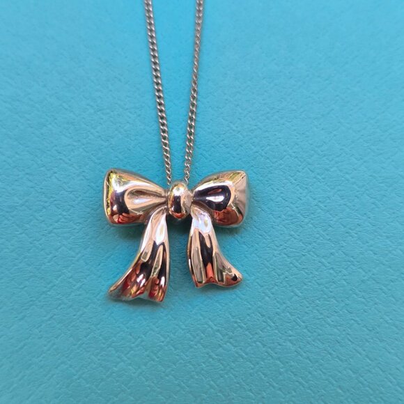 Tiffany & Co. Ribbon on 18" Chain - Picture 3 of 6